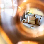 Solaris 8 Mit Balkon Und Moderner Einrichtung Appartamento