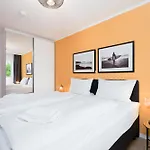 Solaris 8 Mit Balkon Und Moderner Einrichtung *