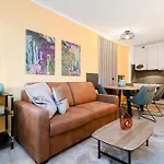 Solaris 8 Mit Balkon Und Moderner Einrichtung Grömitz