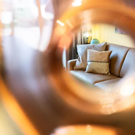 Solaris 8 Mit Balkon Und Moderner Einrichtung Lägenhet