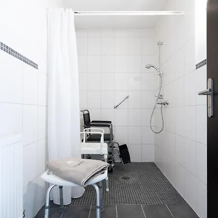 Solaris 8 Mit Balkon Und Moderner Einrichtung Appartamento