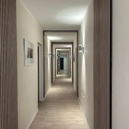 Solaris 8 Mit Balkon Und Moderner Einrichtung Lägenhet