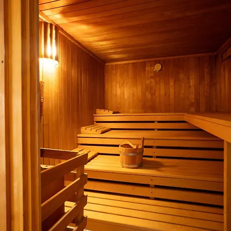 Solaris 8 Mit Balkon Und Moderner Einrichtung