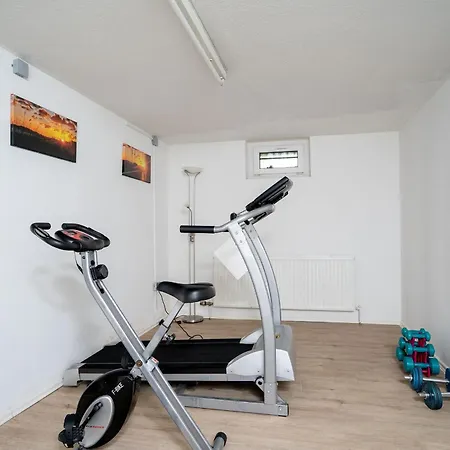 Solaris 8 Mit Balkon Und Moderner Einrichtung Appartamento